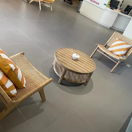Urban Riviera - Communicante Gasthof *